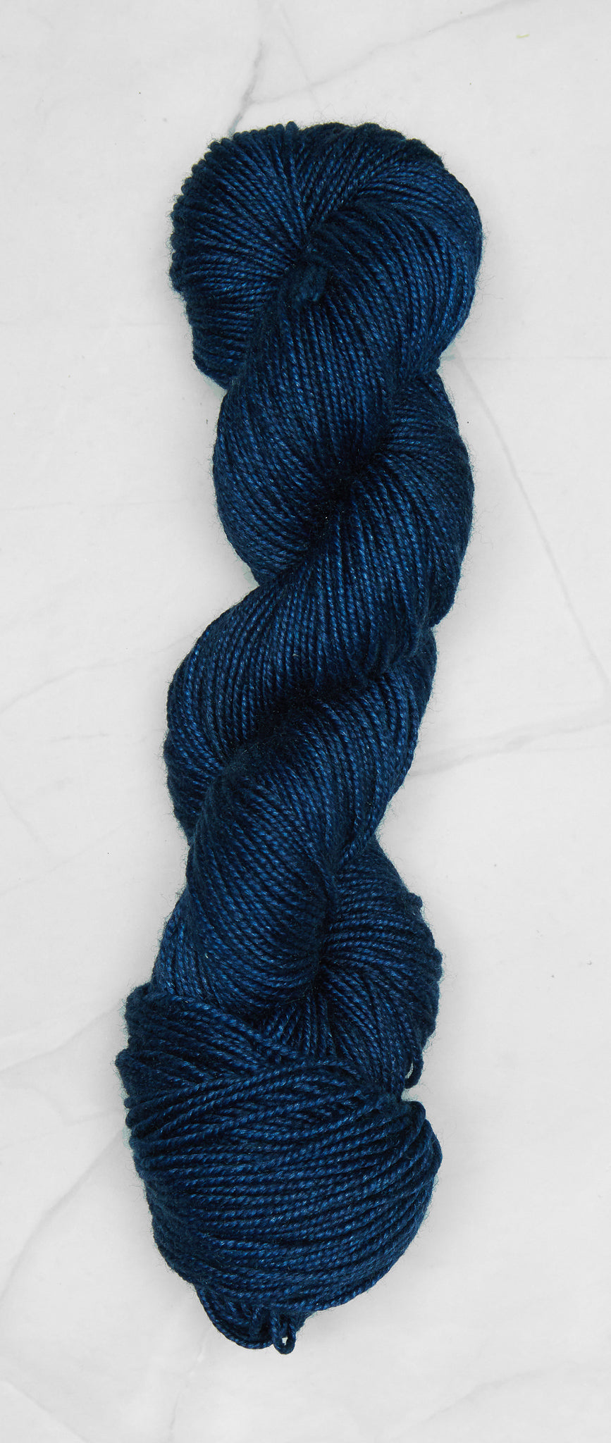 Blue Sapphire LUNA handgefärbtes Garn